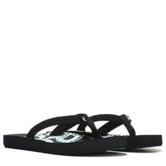 BRAND NEW women roxy black slippers flip flops slides size US 9 & US 10 - Picture 1 of 3